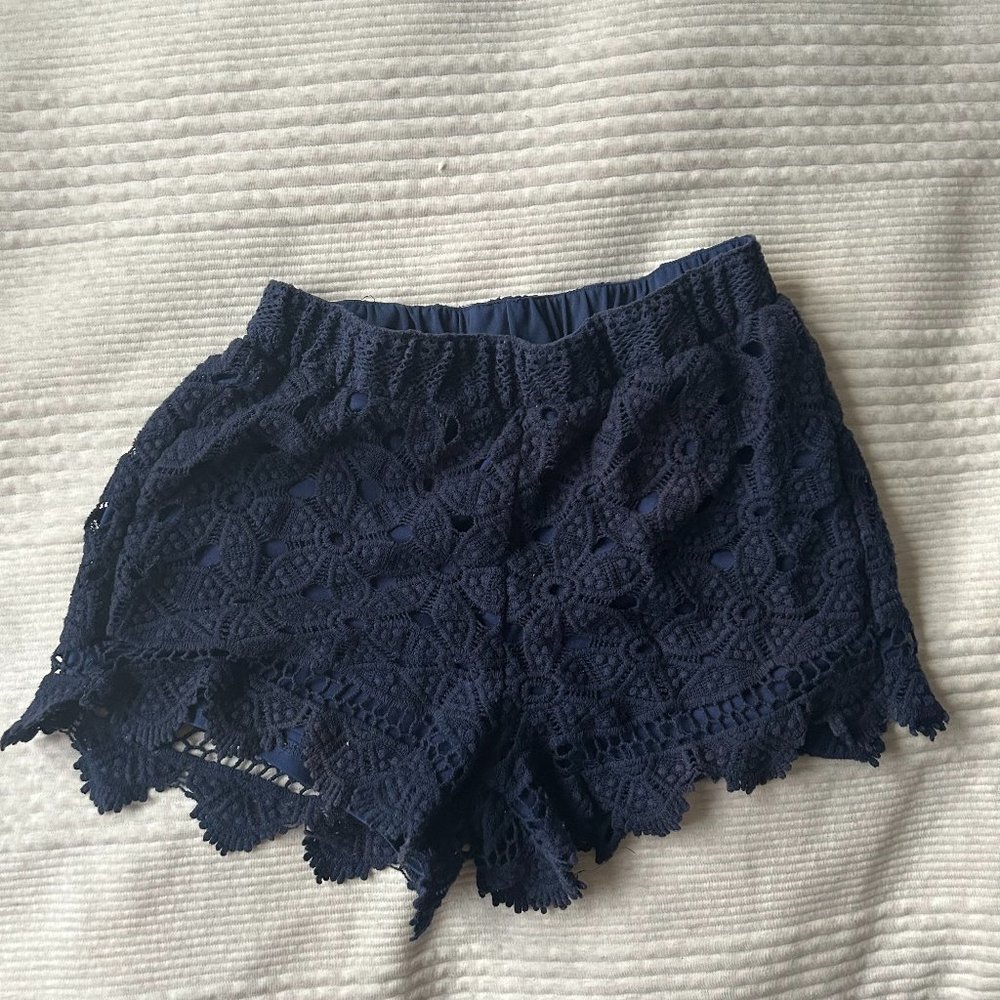 Francesca's High-waisted Knit shorts Size Medium